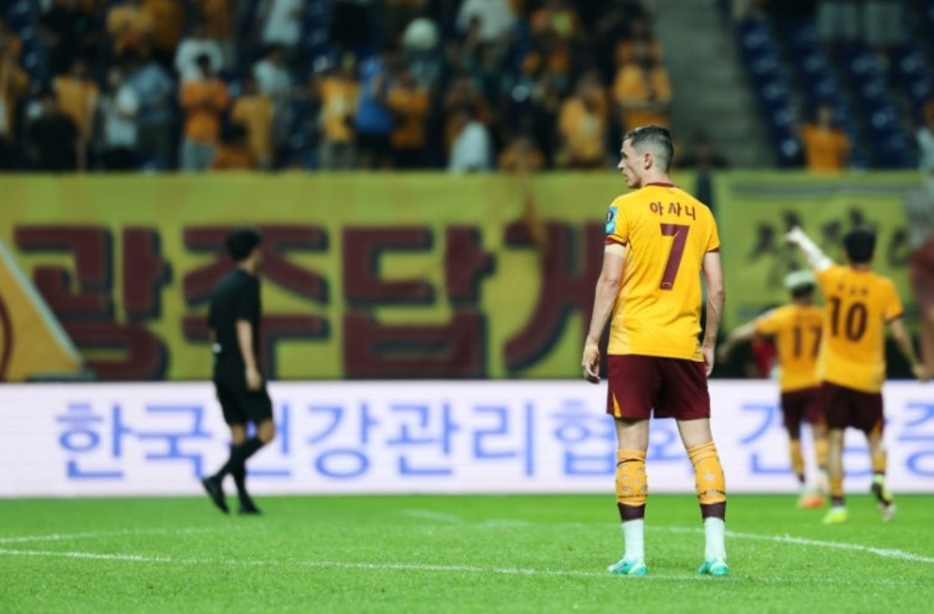 Bản tin trước giải K-League Hàn Quốc: Suwon đã có nhiều bản hợp đồng trong kỳ chuyển nhượng mùa hè và cầu thủ chủ chốt Asani của Gwangju đang có phong độ cao