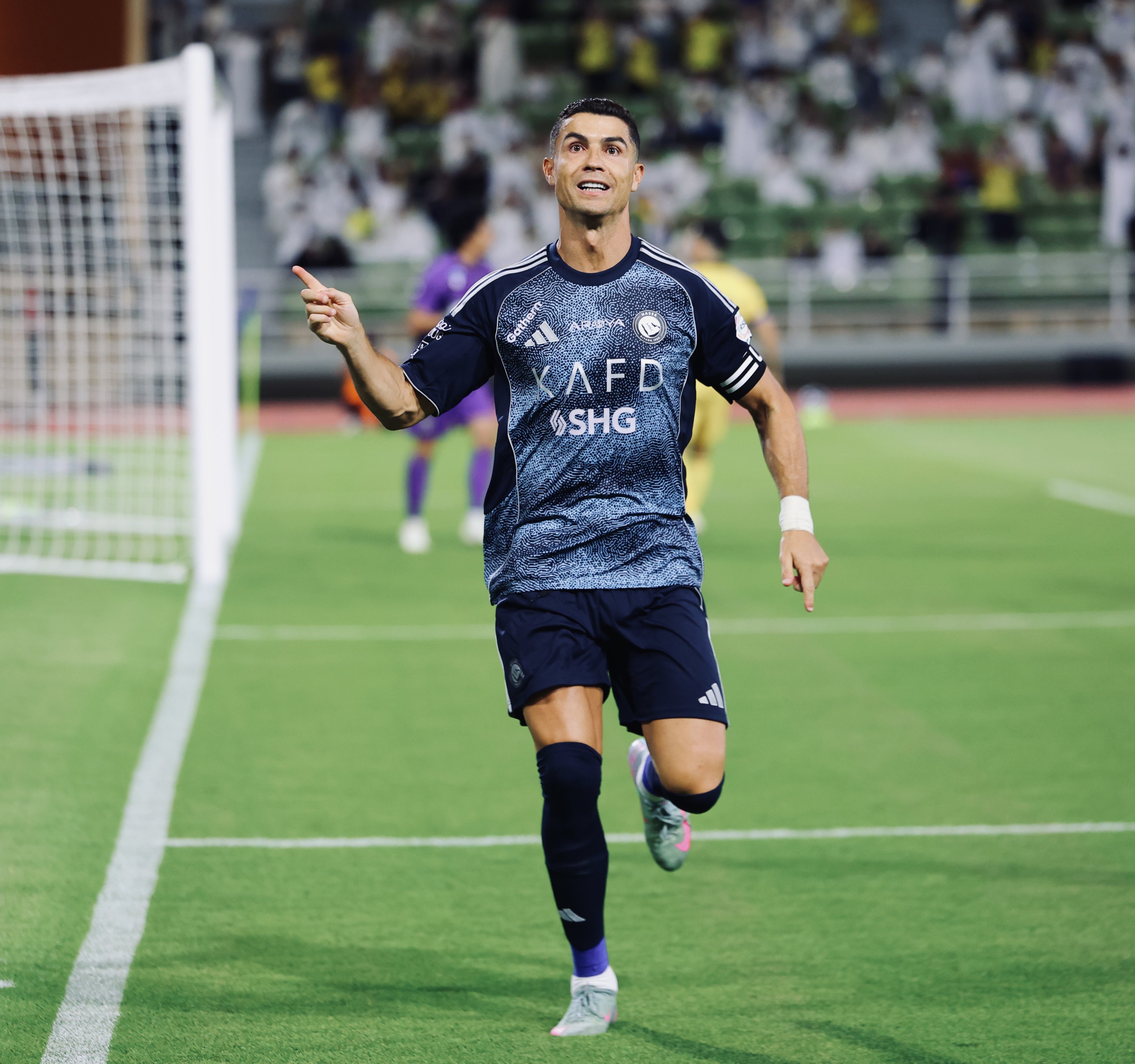 Người đầu tiên trong lịch sử! Ronaldo ghi bàn trong 24 mùa giải liên tiếp và tổng số bàn thắng trong sự nghiệp của anh đã đạt 940